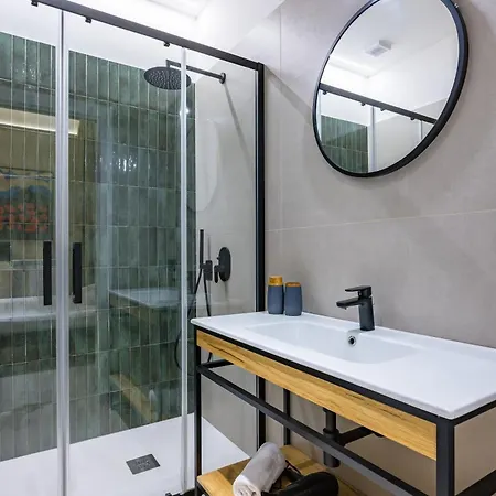 Apartament Modern Spacious In The Heart Of