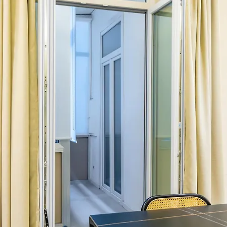 Apartament Modern Spacious In The Heart Of Neapol