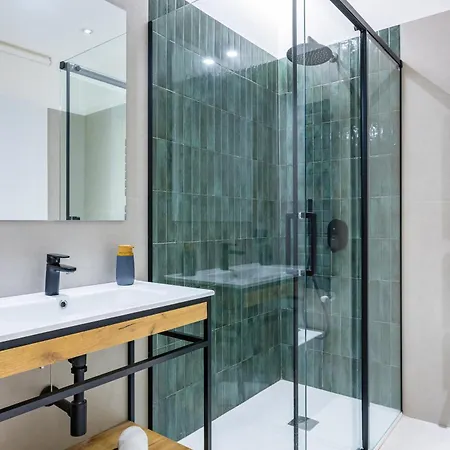 Modern Spacious In The Heart Of *