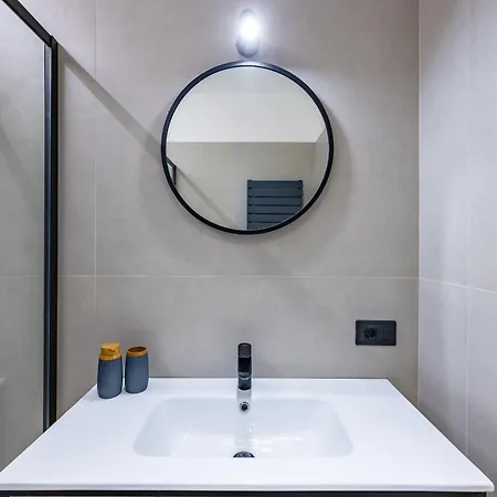 Modern Spacious In The Heart Of *