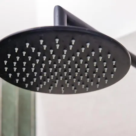 Modern Spacious In The Heart Of