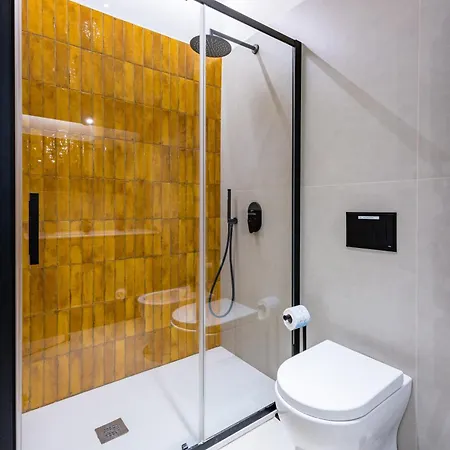 Modern Spacious In The Heart Of Apartament