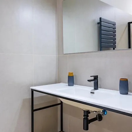 Apartament Modern Spacious In The Heart Of *