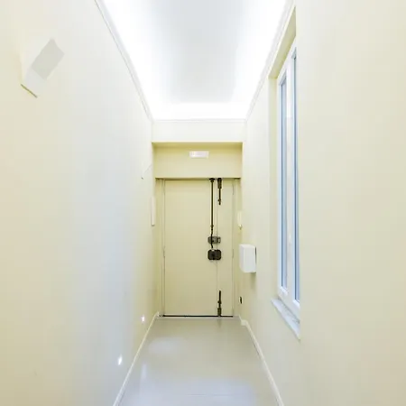 Modern Spacious In The Heart Of Apartament *