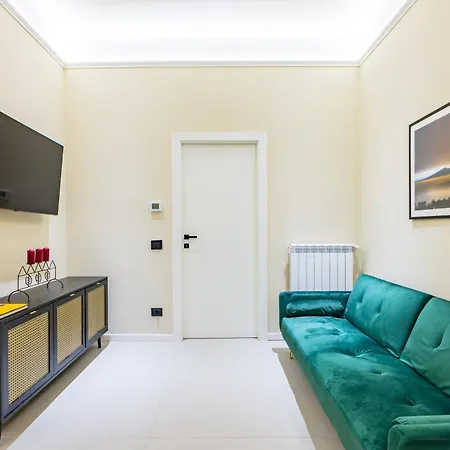 Modern Spacious In The Heart Of Neapol