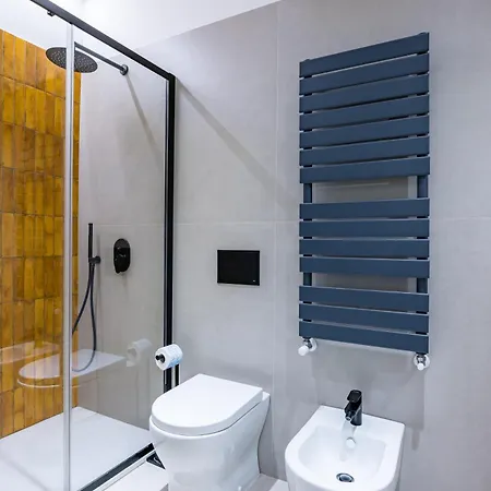 Apartament Modern Spacious In The Heart Of Neapol