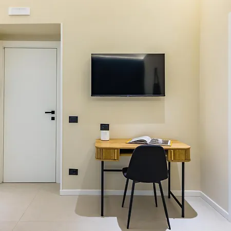 Apartament Modern Spacious In The Heart Of Neapol