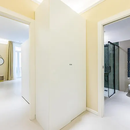 Modern Spacious In The Heart Of *