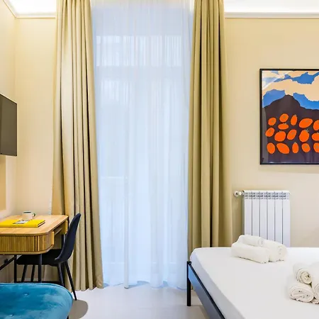 Modern Spacious In The Heart Of Neapol